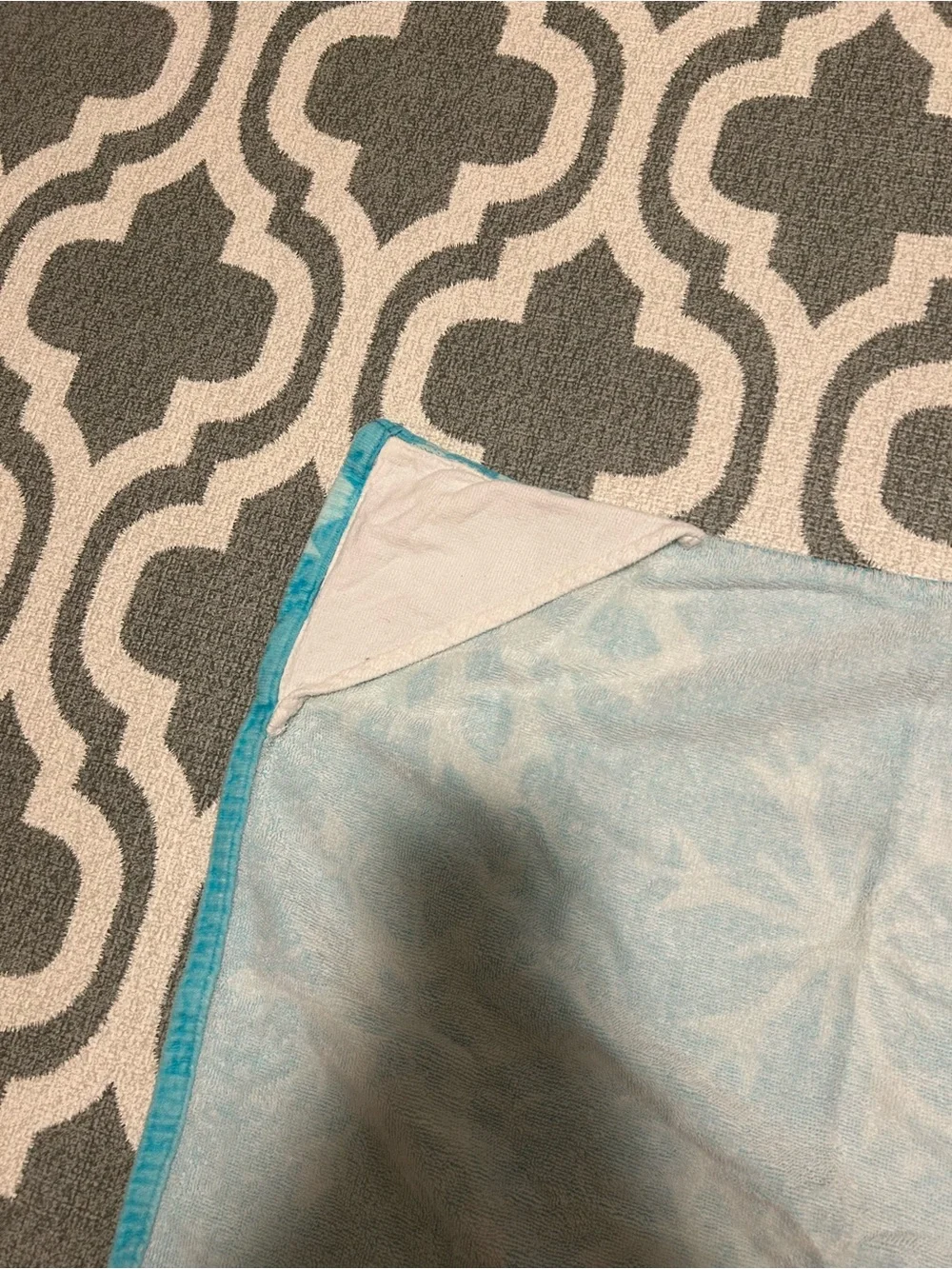 Disney Elsa Hooded Kids Towel in Turquoise with White Snowflakes